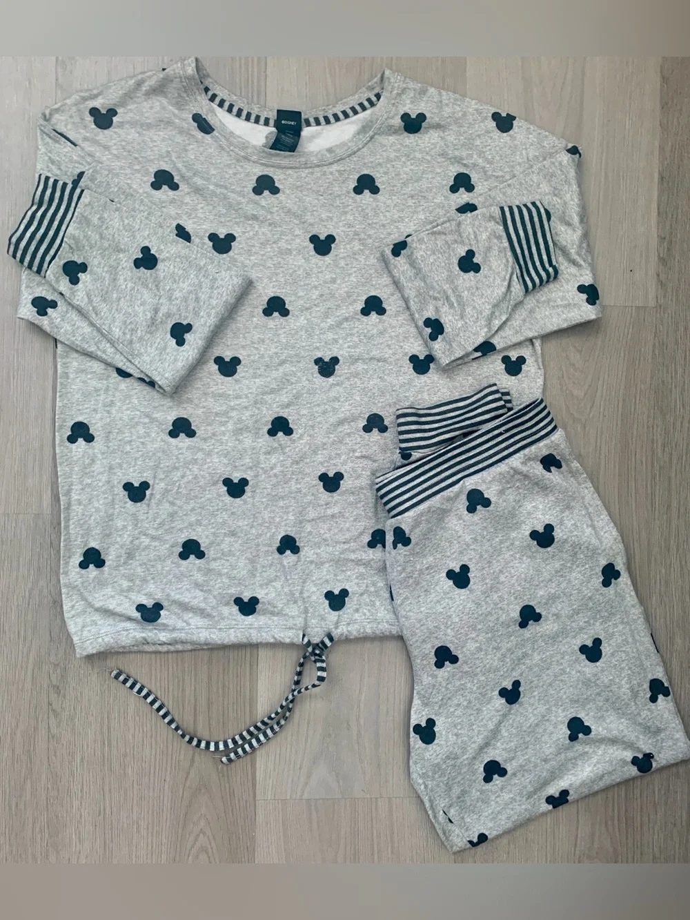Disney Mickey Mount Print Women’s Pajama Set - Picture 2 of 5
